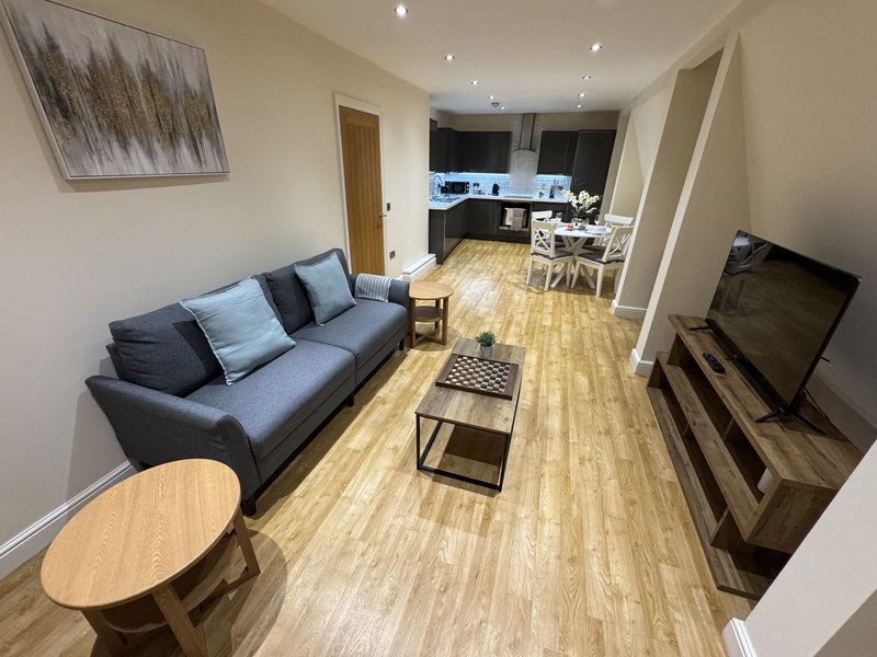Charlotte House | 2-Bed, 2-Bath Flat in Central Ipswich | Parking | WiFi