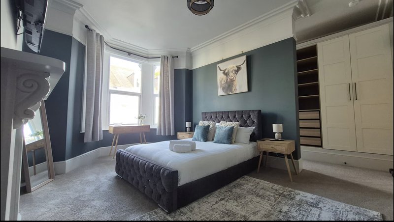 Plymouth Contractor Accommodation The Hoe Sleeps 10 Parking Fast WiFi