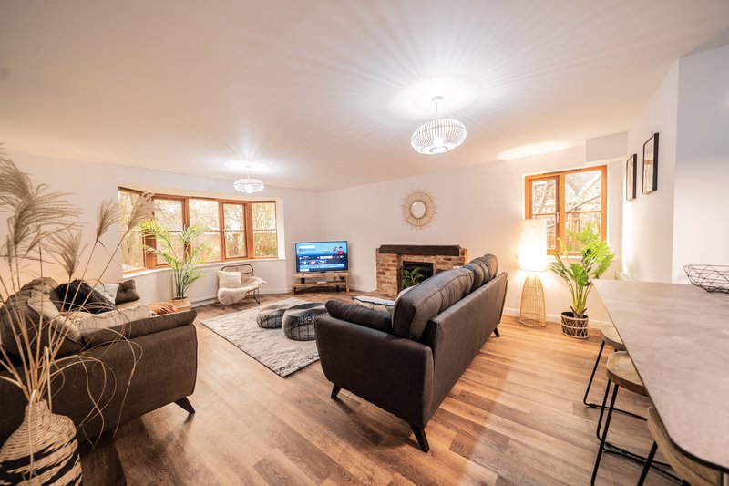 Middle Ashbrook - 6-Bedroom Detached House with Garden, Blewbury, Didcot