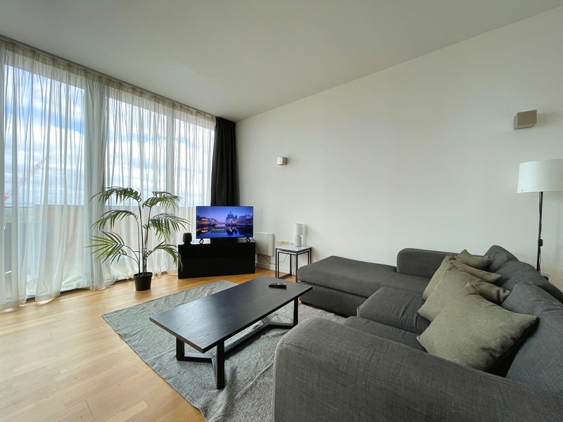 Luxury 2-Bed Flat | Pool & Gym | Manchester
