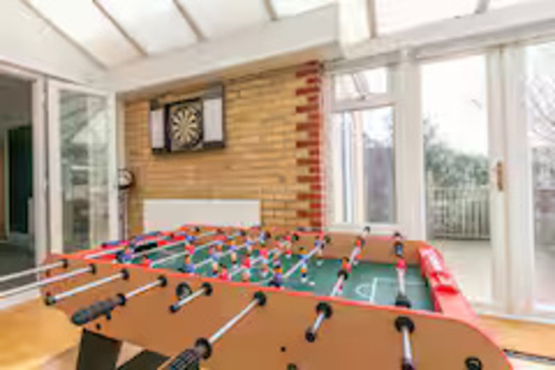 69 Bradstow Way - Family Home Games Room + Parking + Garden