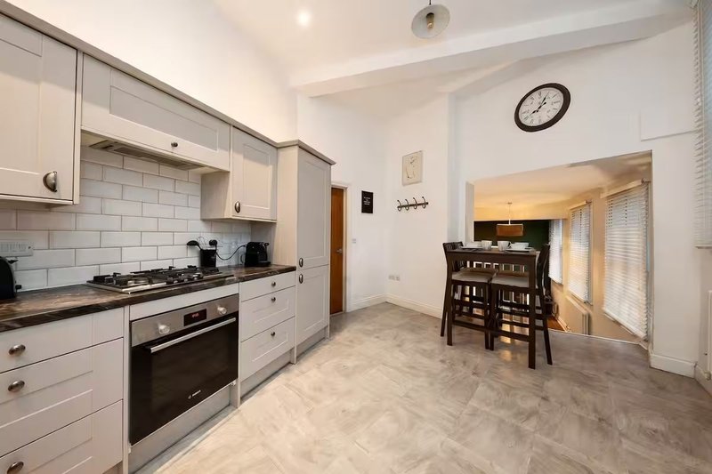 3 Bedroom City Centre Townhouse