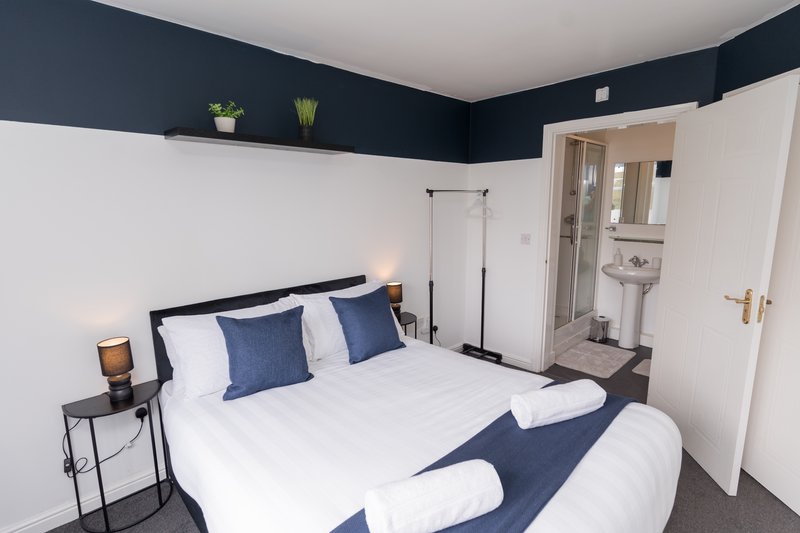 Boutique 2-Bed Apartment in Wolverhampton Centre