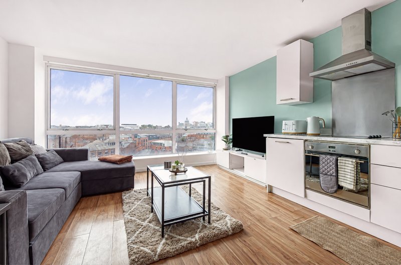 Nottingham City Stay | Stunning Skyline Views