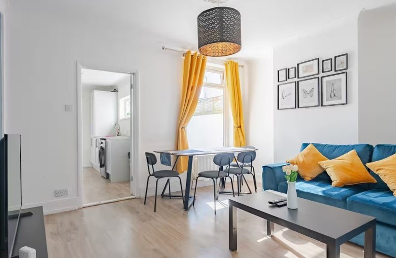 3-Bed House in Lowestoft | Parking | WiFi | Garden