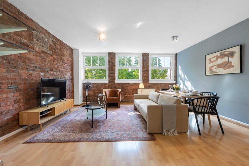 2bed 2bath near Old Street Station