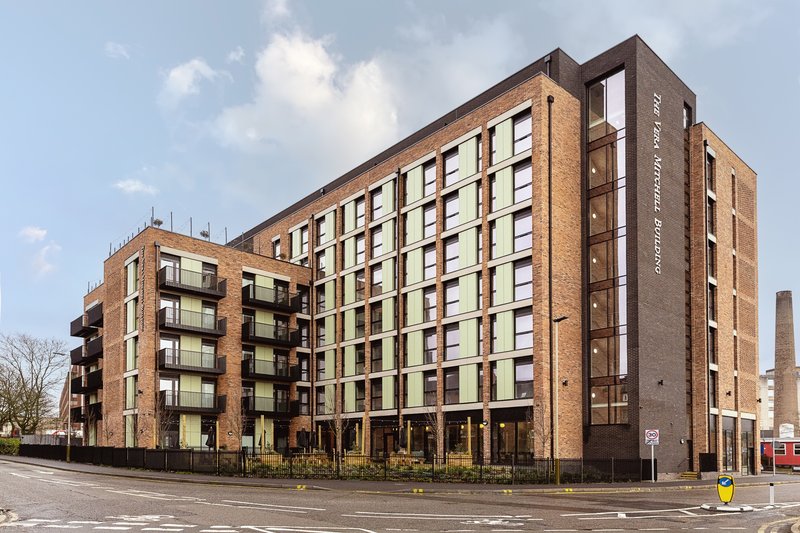 Aceso Apartment - 1 Bed apartment / 2 min walk to LRI / Balcony