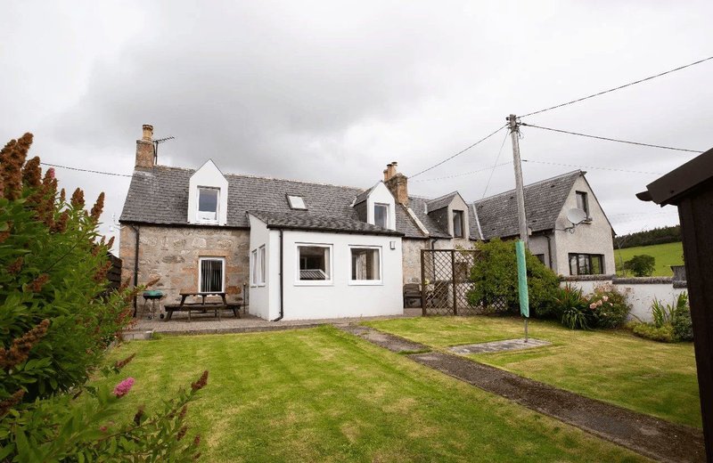 Mike's Cottage, 3-Bedroom Cottage near the NC500, Alness, Sleeps 6