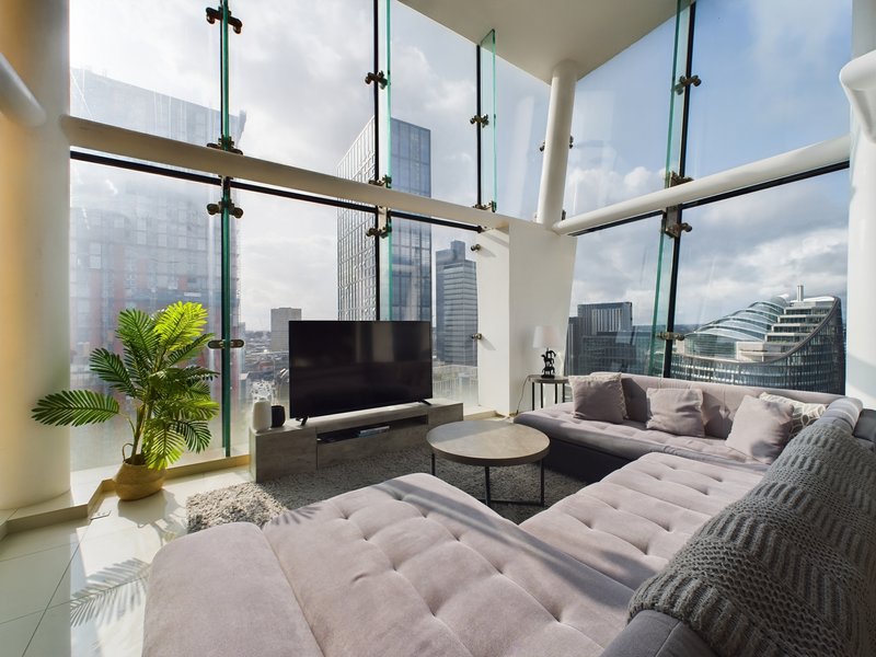 Skyline Views 3BR Duplex | Pool, Gym & Parking