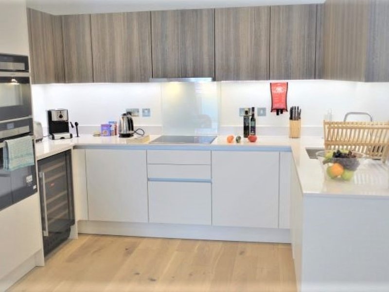 Twickenham 2-beds with large balcony