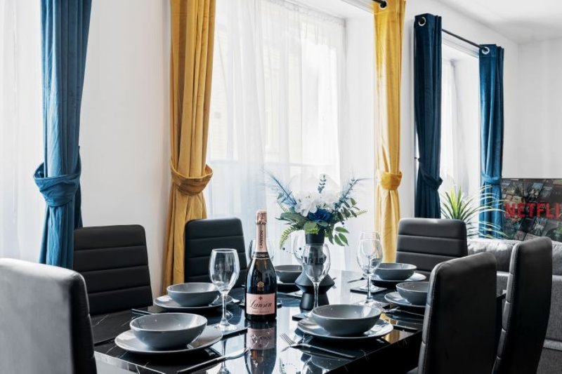 Dedicated dining area with seating for meals, working or relaxing together after the working day.