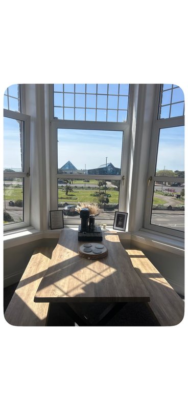 Lennox Mansions – 5-Bed Southsea seafront Stay with Private Parking