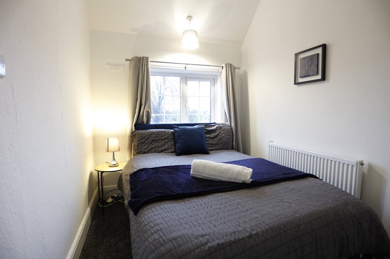 Cosy double bedroom and the smallest of the bedrooms, making it a straightforward, comfortable option for contractors looking for a private space to sleep.